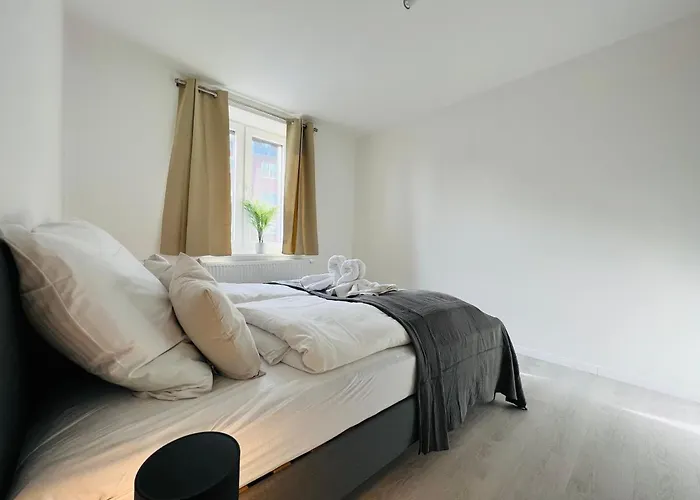 Favorite - And - 10 Min Zur Messe *