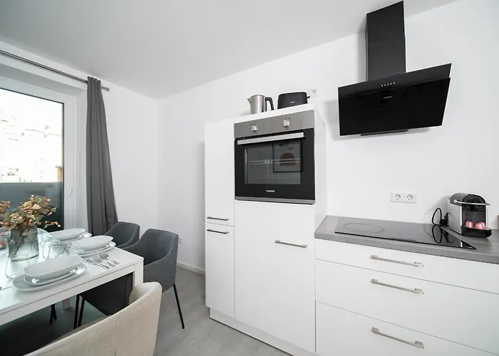 Favorite - And - 10 Min Zur Messe *