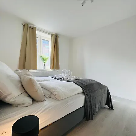 Favorite - And - 10 Min Zur Messe *