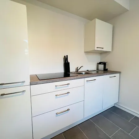 Favorite - And - 10 Min Zur Messe *