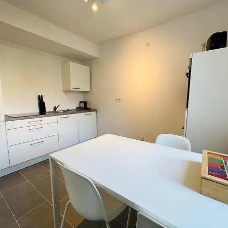 Favorite - And - 10 Min Zur Messe *