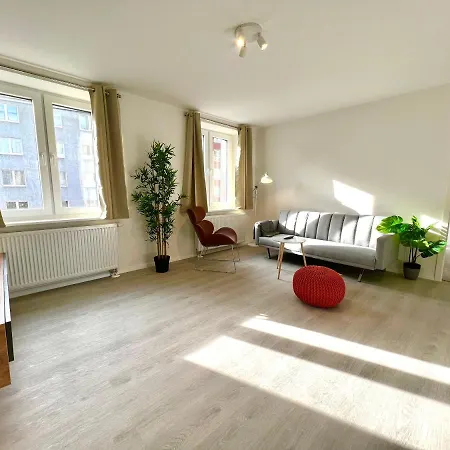 Favorite - And - 10 Min Zur Messe * Düsseldorf