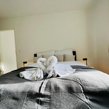 Favorite - And - 10 Min Zur Messe * Düsseldorf