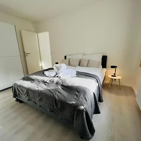 Favorite - And - 10 Min Zur Messe Düsseldorf