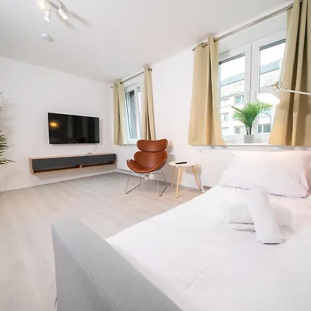 Favorite - And - 10 Min Zur Messe * Düsseldorf