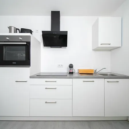 Favorite - And - 10 Min Zur Messe * Düsseldorf