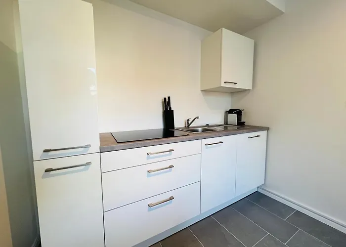 Favorite - And - 10 Min Zur Messe *