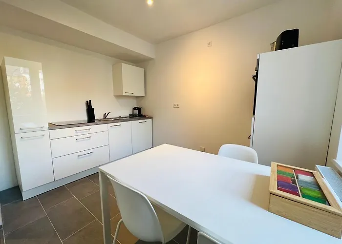 Favorite - And - 10 Min Zur Messe *