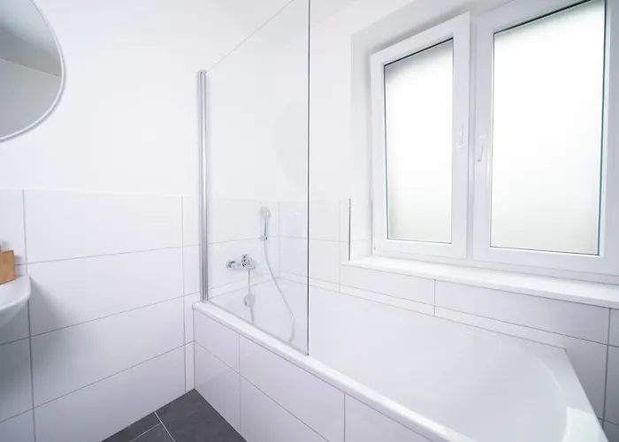 Favorite - And - 10 Min Zur Messe * Düsseldorf